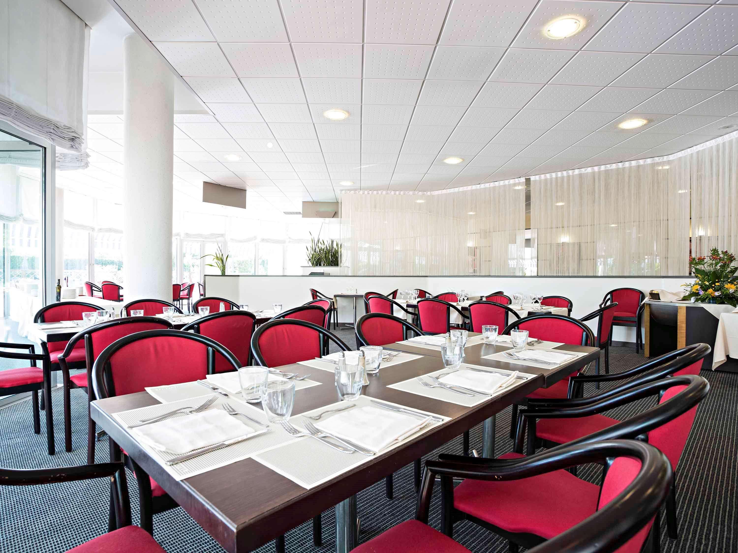 Novotel Caserta Sud Екстериор снимка
