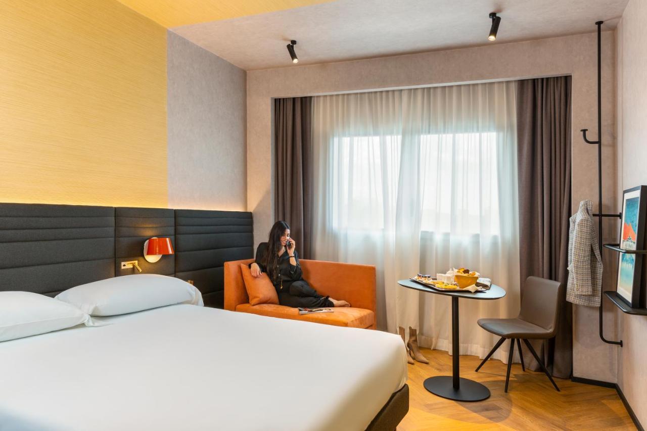 Novotel Caserta Sud Екстериор снимка