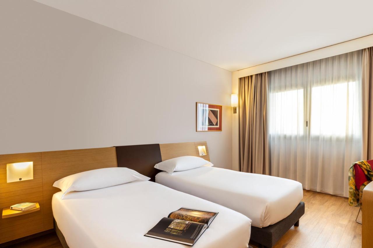 Novotel Caserta Sud Екстериор снимка