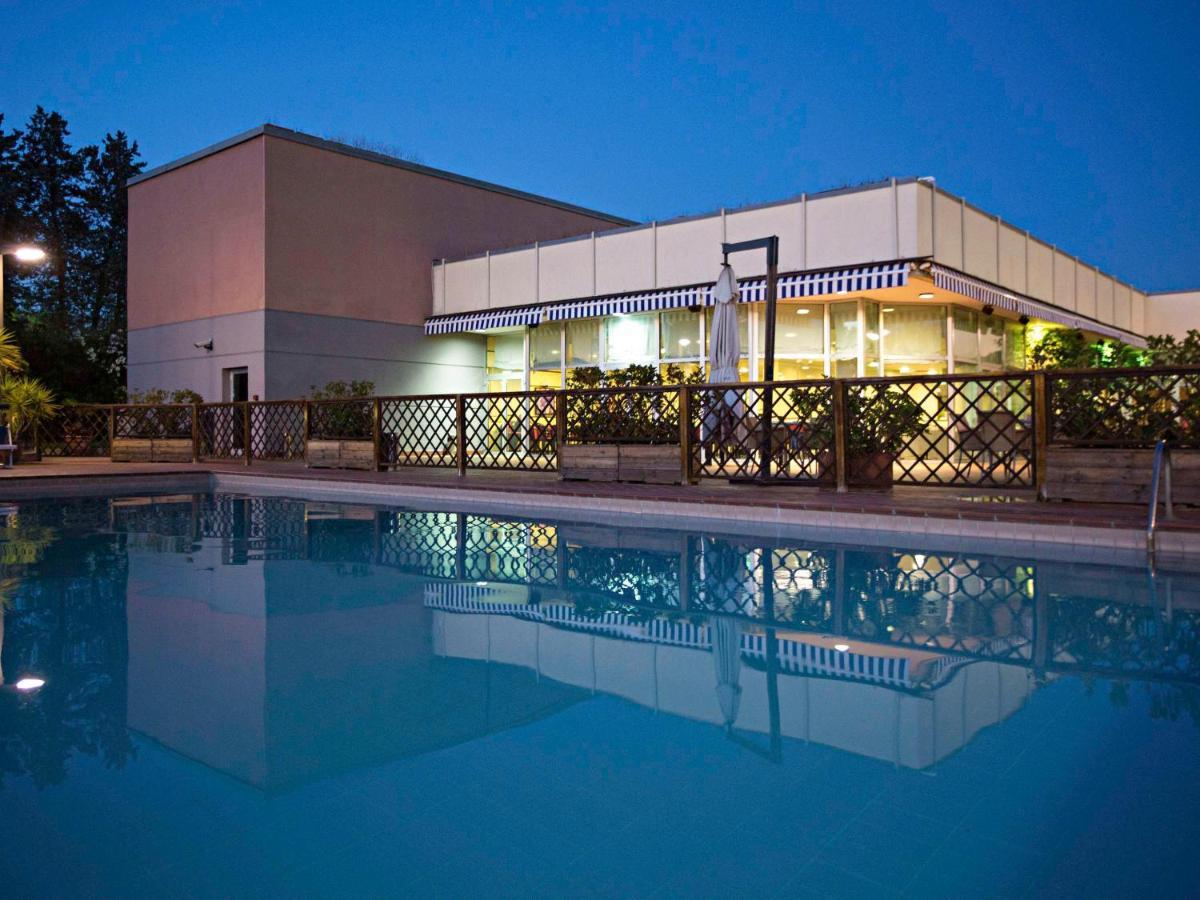 Novotel Caserta Sud Екстериор снимка