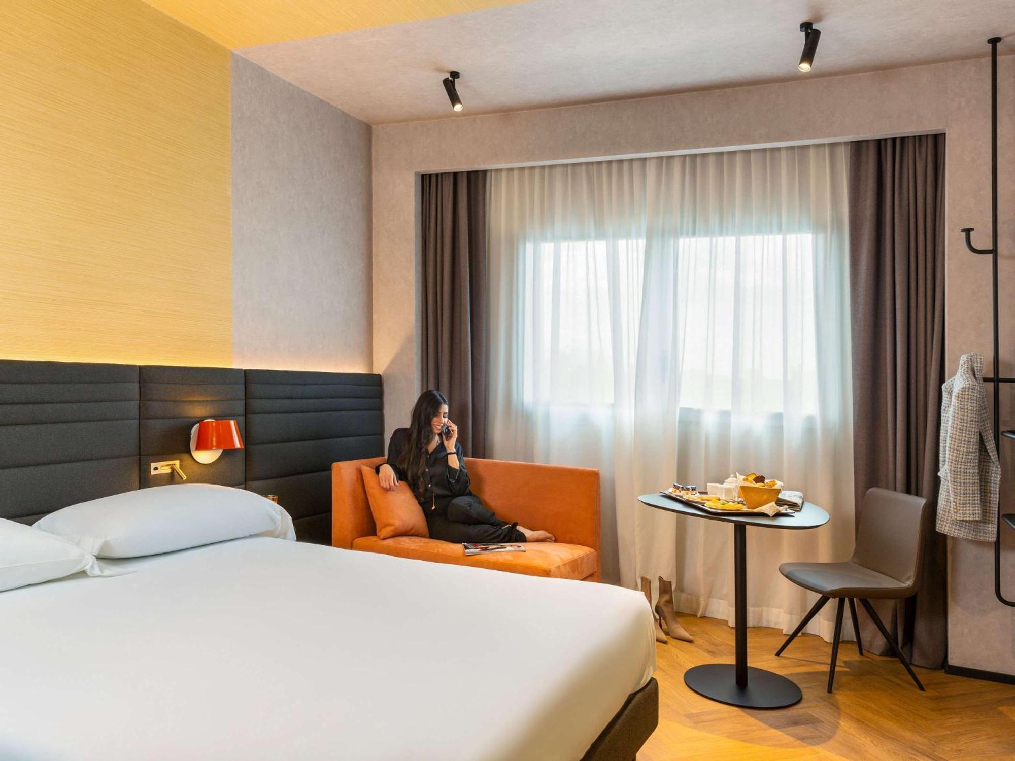 Novotel Caserta Sud Екстериор снимка