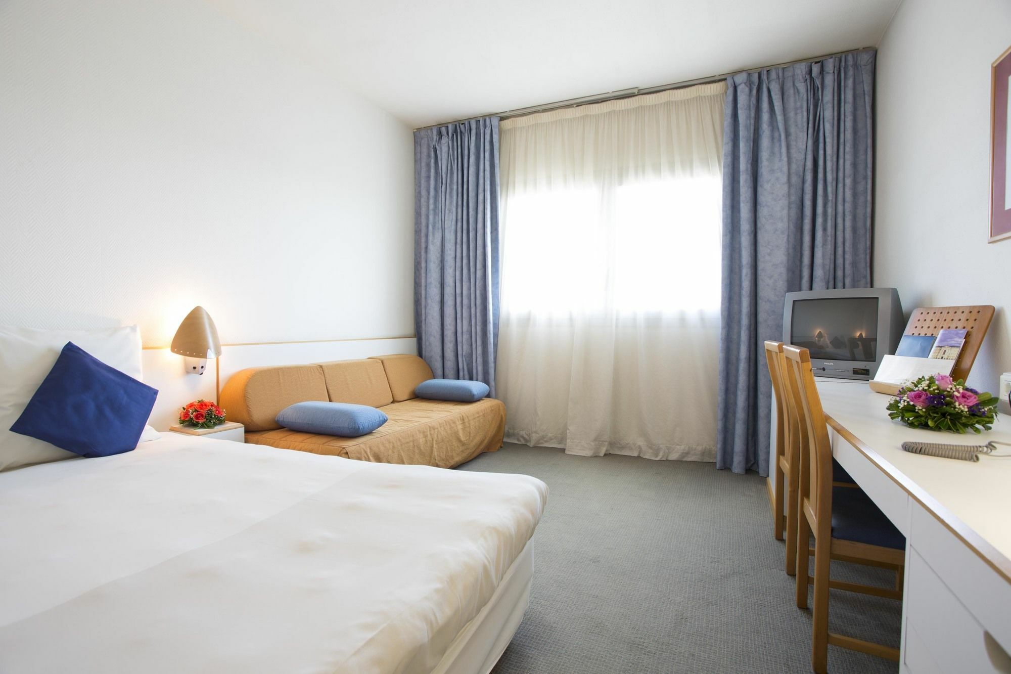 Novotel Caserta Sud Екстериор снимка