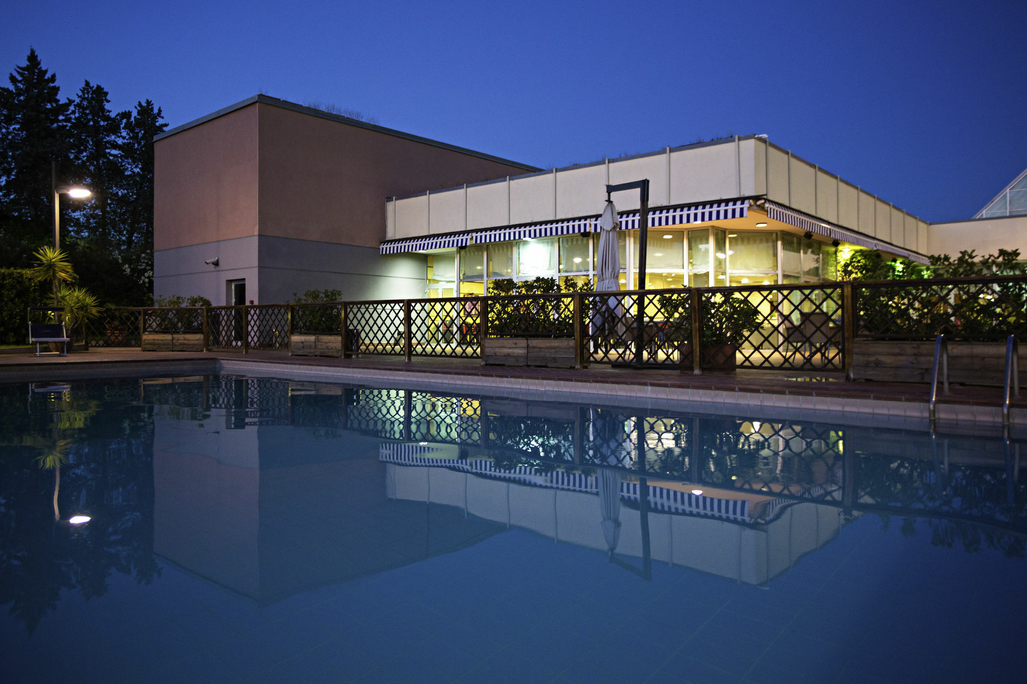 Novotel Caserta Sud Екстериор снимка